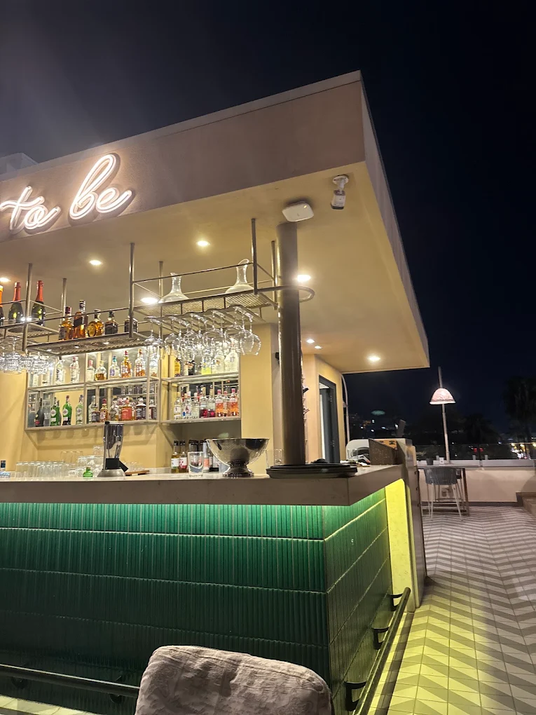 Shakespeare Coffee & Bistro